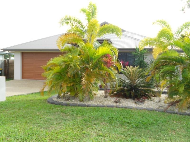 40 Hillock Crescent, Bushland Beach QLD 4818