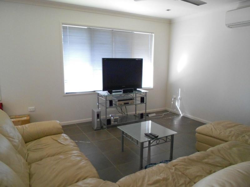 40 Hillock Crescent, Bushland Beach QLD 4818