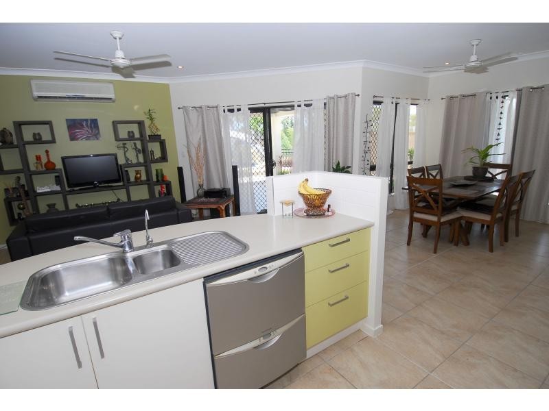 10 Riverstone Court, Mount Louisa QLD 4814