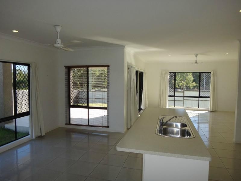 23 Deedes Crescent, Bushland Beach QLD 4818