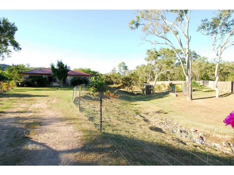 14 Lores Court, Jensen QLD 4818