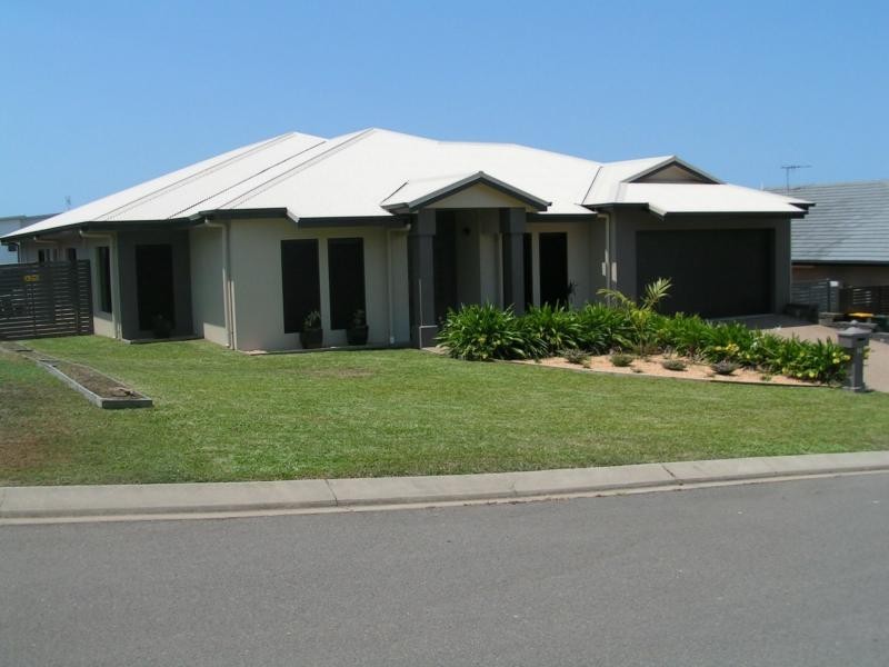 14 Genesta Court, Bushland Beach QLD 4818