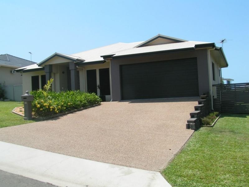 14 Genesta Court, Bushland Beach QLD 4818