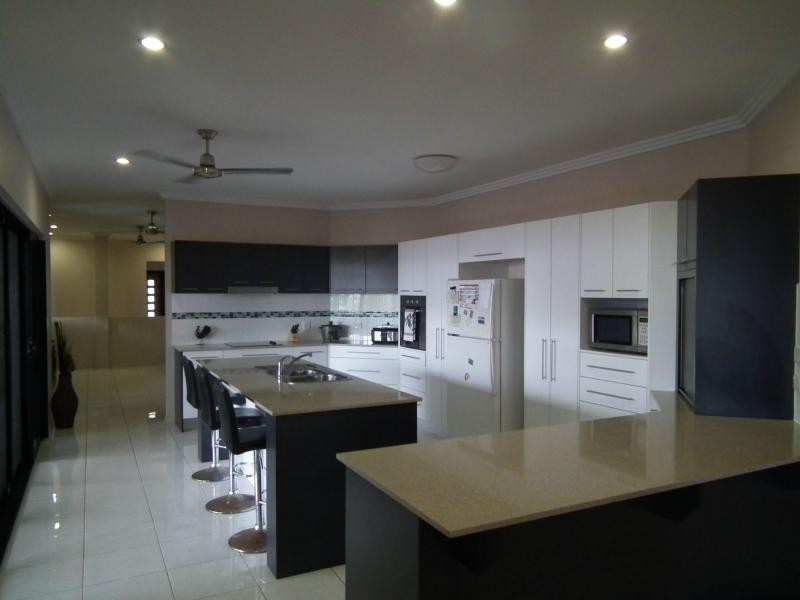 14 Genesta Court, Bushland Beach QLD 4818