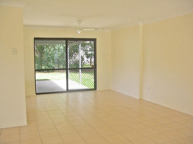 35 Violet Crescent, Rasmussen QLD 4815