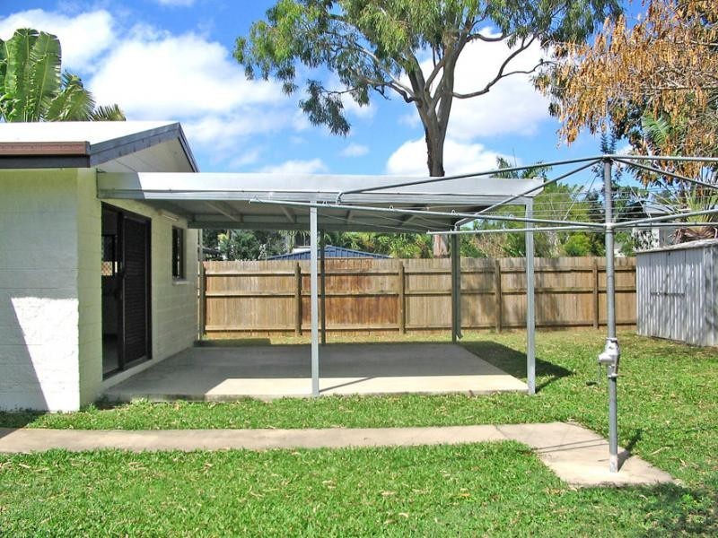 35 Violet Crescent, Rasmussen QLD 4815