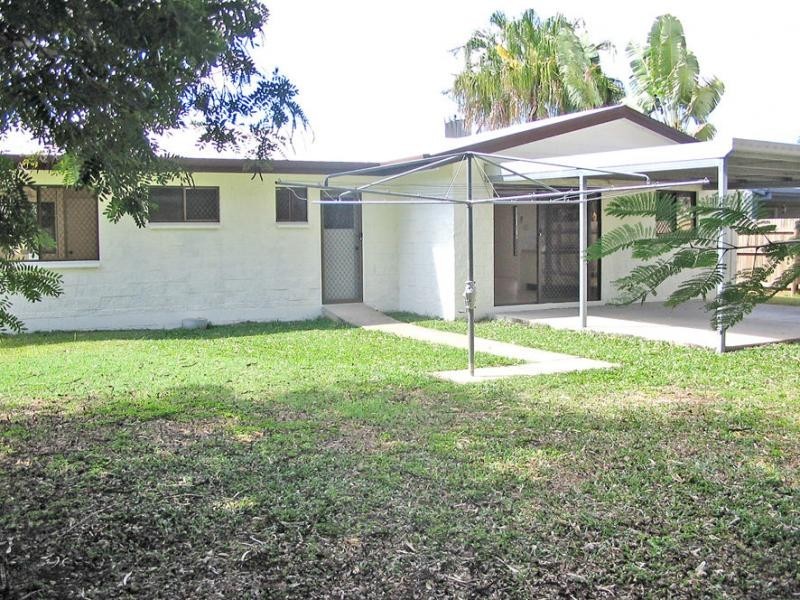 35 Violet Crescent, Rasmussen QLD 4815