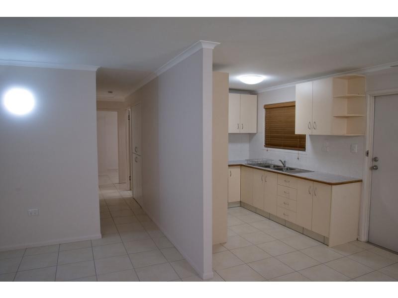 8 Rebecca Court, Rasmussen QLD 4815