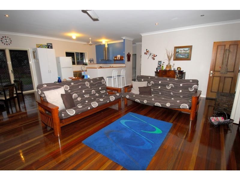 11 Pacific Avenue, Bushland Beach QLD 4818