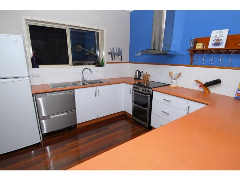 11 Pacific Avenue, Bushland Beach QLD 4818