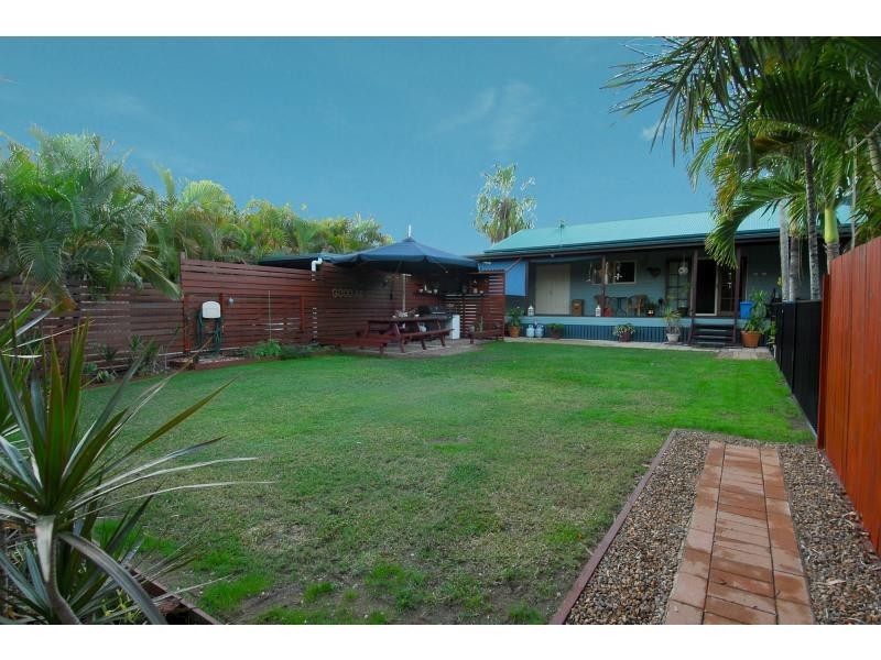 11 Pacific Avenue, Bushland Beach QLD 4818