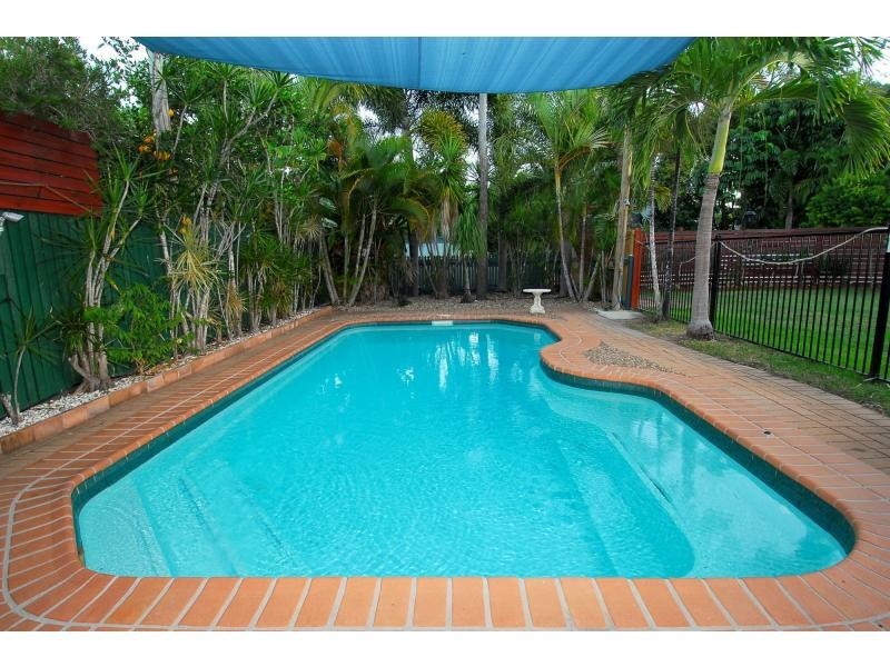 11 Pacific Avenue, Bushland Beach QLD 4818