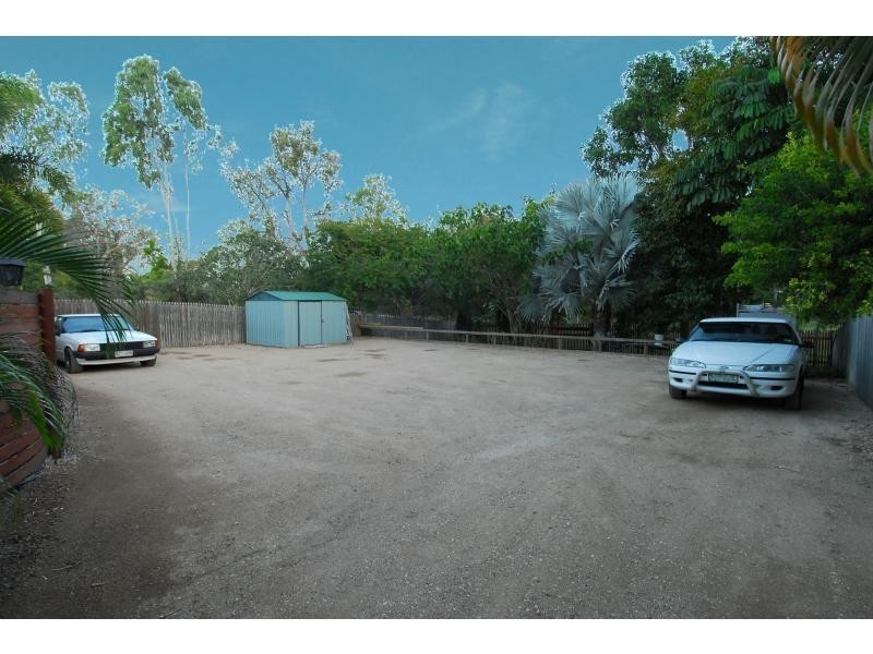 11 Pacific Avenue, Bushland Beach QLD 4818