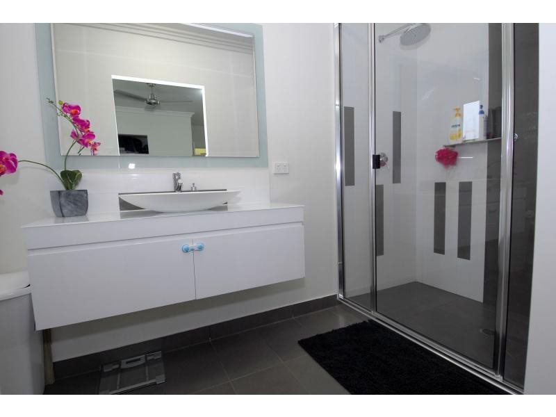 18 Beach Oak Drive, Sanctum Estate, Mount Low QLD 4818