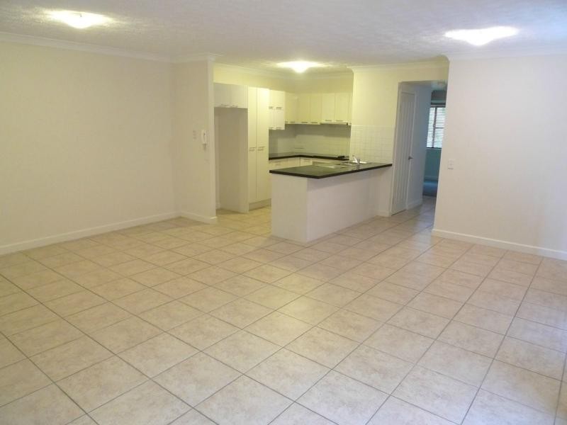 101 Railway Avenue, Railway Estate QLD 4810