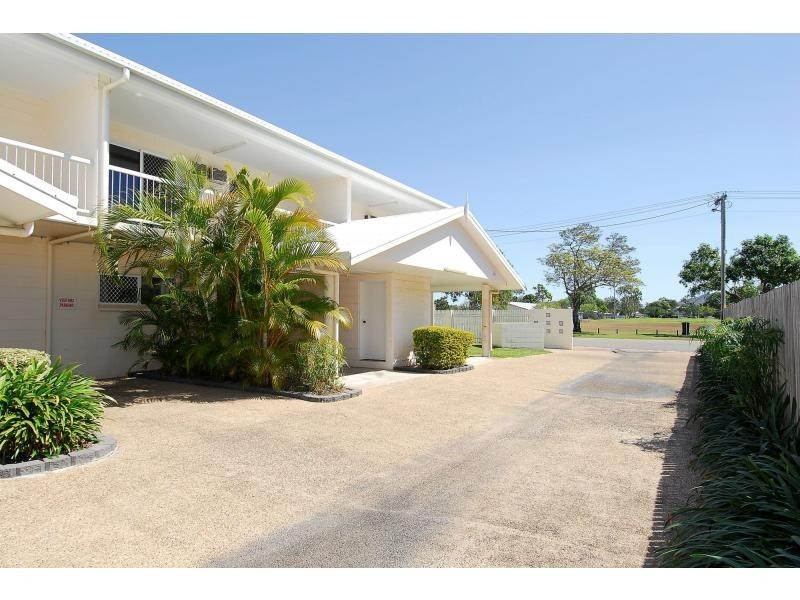 Unit 2/46 Grosvenor Street, Pimlico QLD 4812