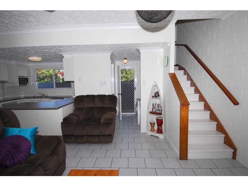 Unit 2/46 Grosvenor Street, Pimlico QLD 4812