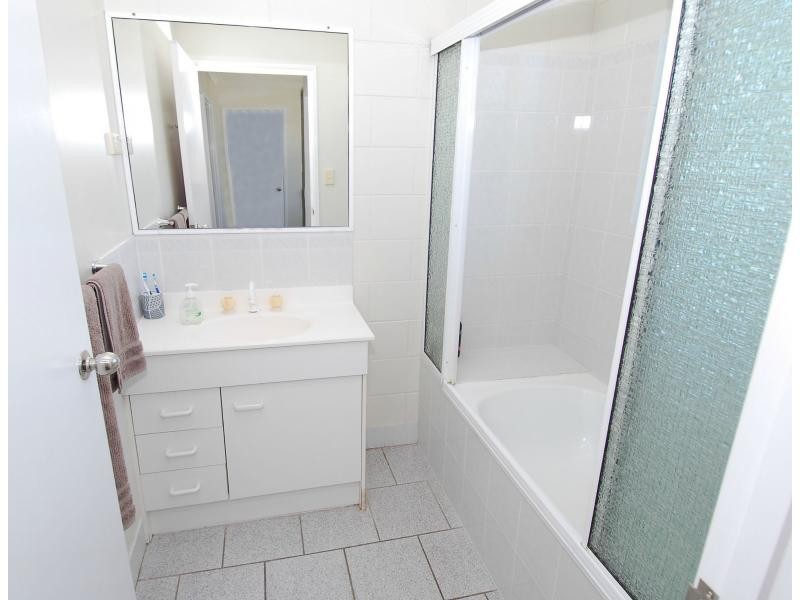 Unit 2/46 Grosvenor Street, Pimlico QLD 4812