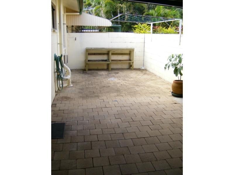 Unit 4/26 Cavendish Street, Pimlico QLD 4812