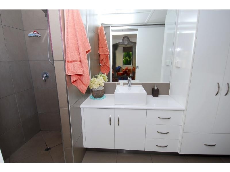 3 John Street, West End QLD 4810