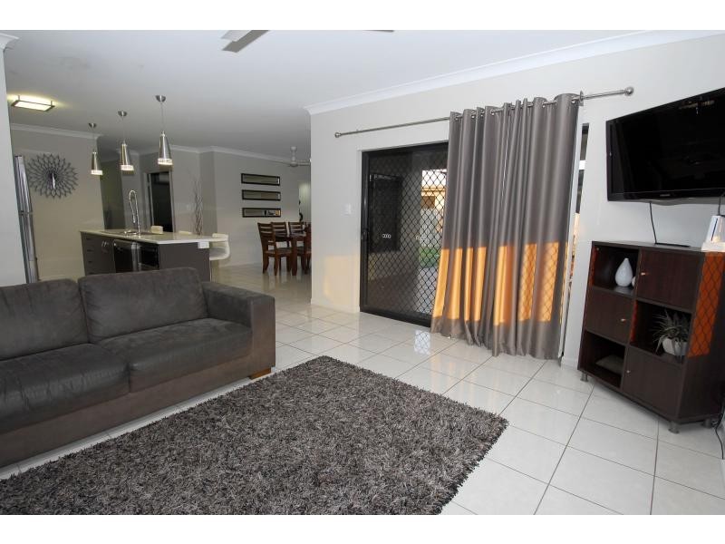 21 Mariala Court, Bushland Beach QLD 4818