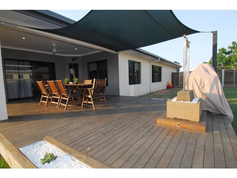 21 Mariala Court, Bushland Beach QLD 4818