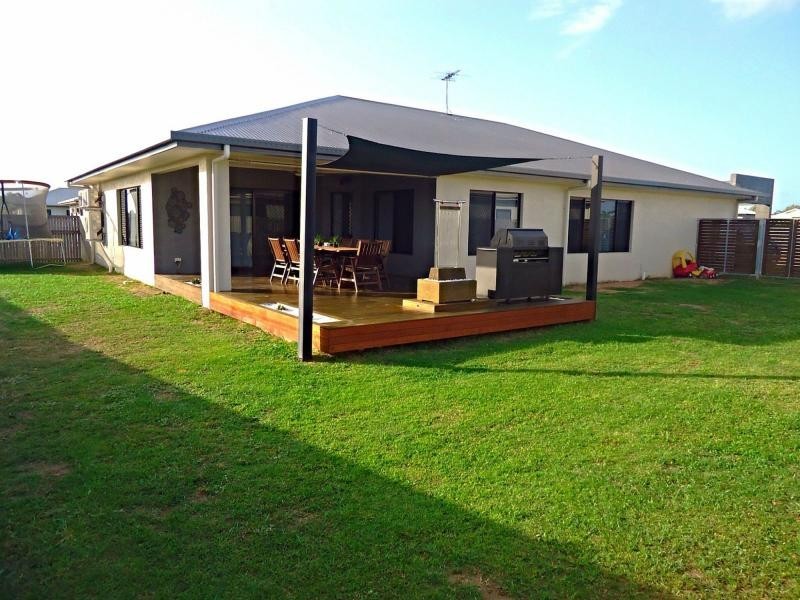 21 Mariala Court, Bushland Beach QLD 4818