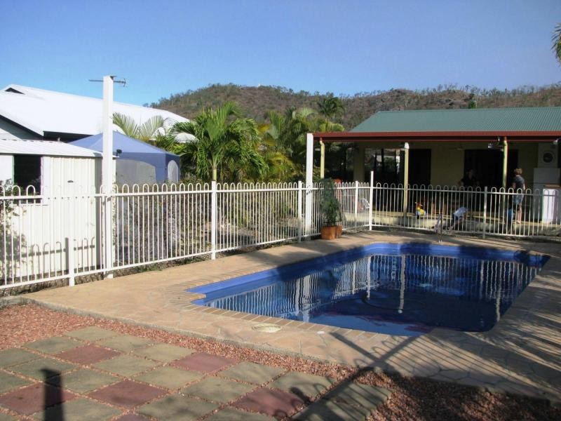 21 Crestbrook Drive, Mount Louisa QLD 4814