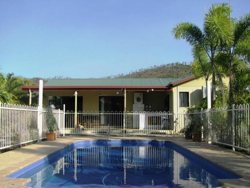21 Crestbrook Drive, Mount Louisa QLD 4814