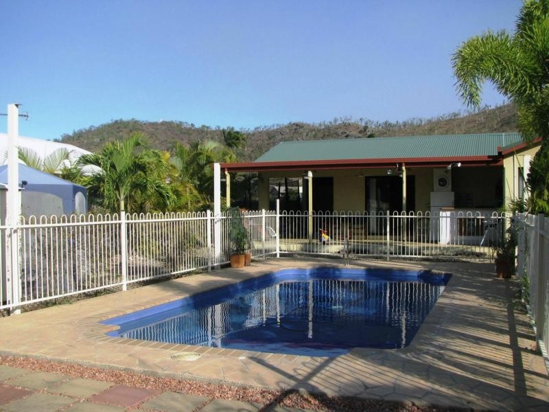 21 Crestbrook Drive, Mount Louisa QLD 4814