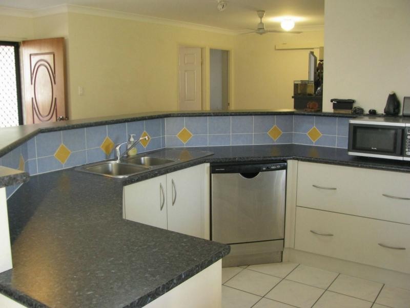 21 Crestbrook Drive, Mount Louisa QLD 4814