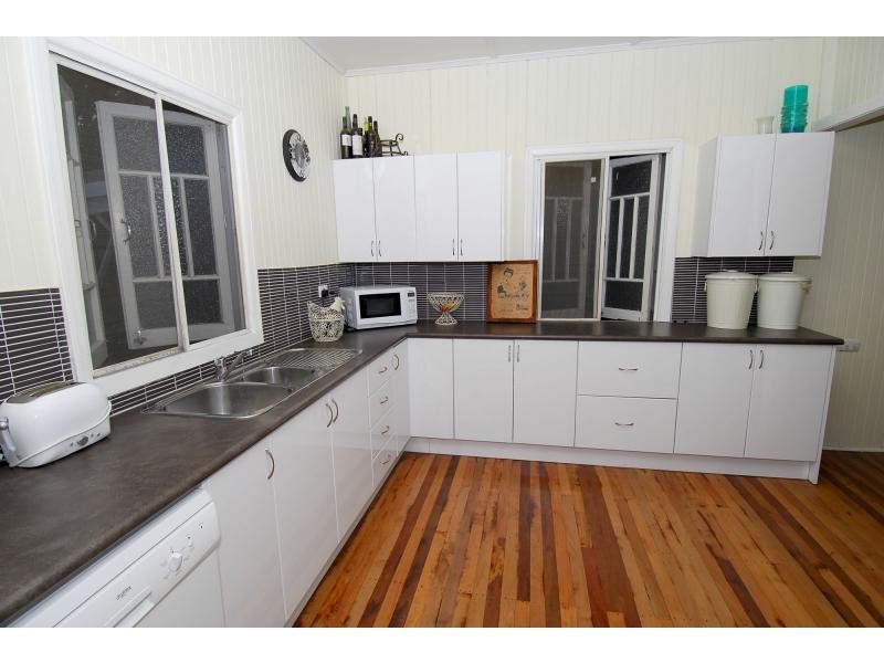 4 Barbeler Street, Currajong QLD 4812