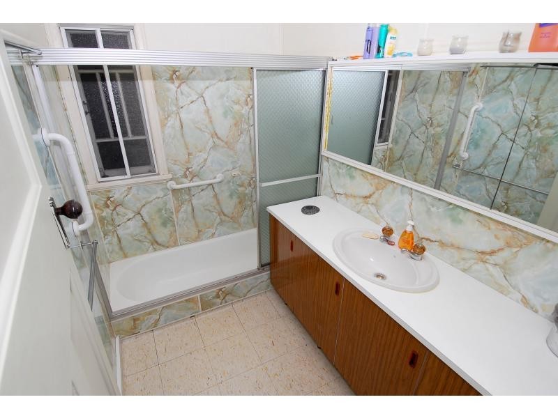 4 Barbeler Street, Currajong QLD 4812