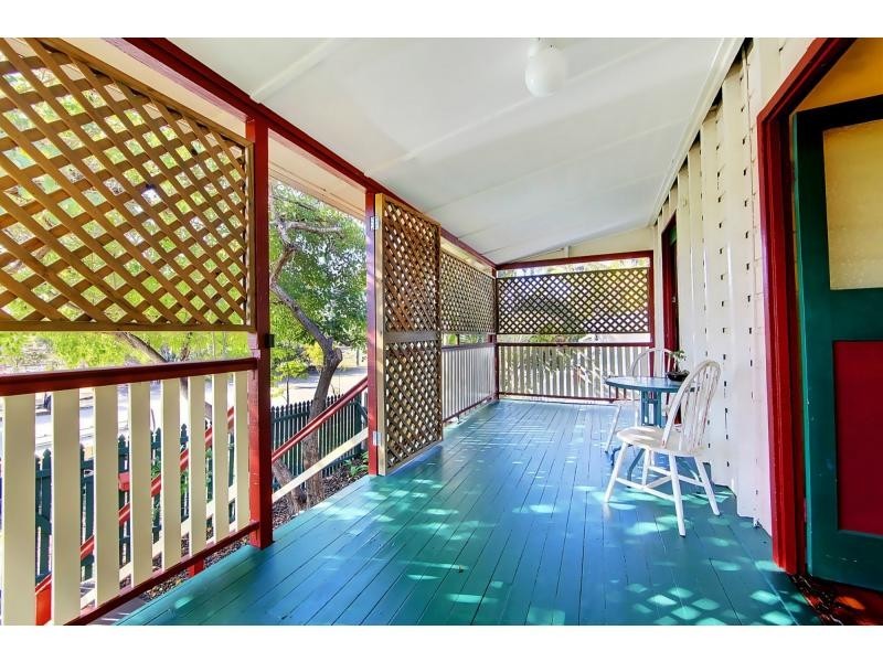 42 Railway Avenue, Railway Estate QLD 4810