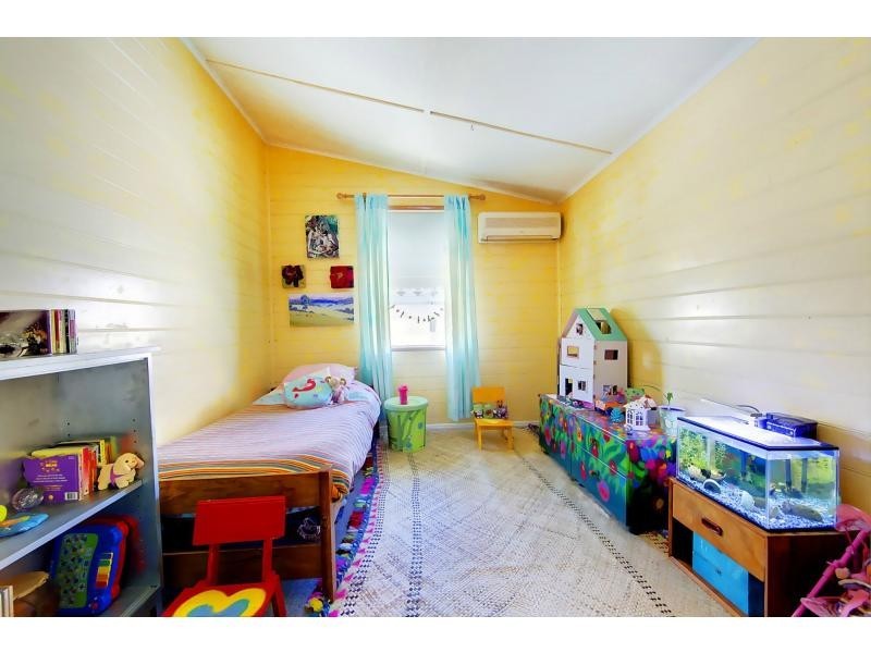 42 Railway Avenue, Railway Estate QLD 4810