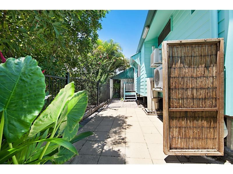 14 Campbell Street, Hermit Park QLD 4812