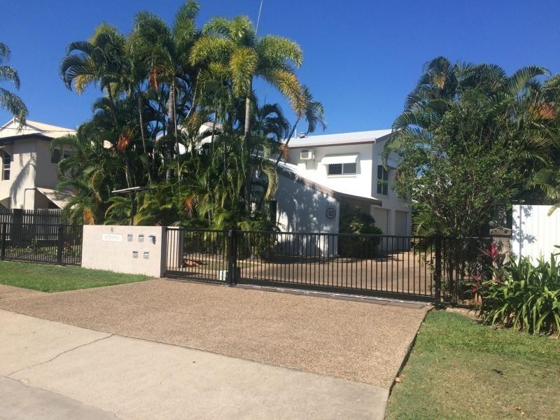 1/8 Cheyne Street, Pimlico QLD 4812