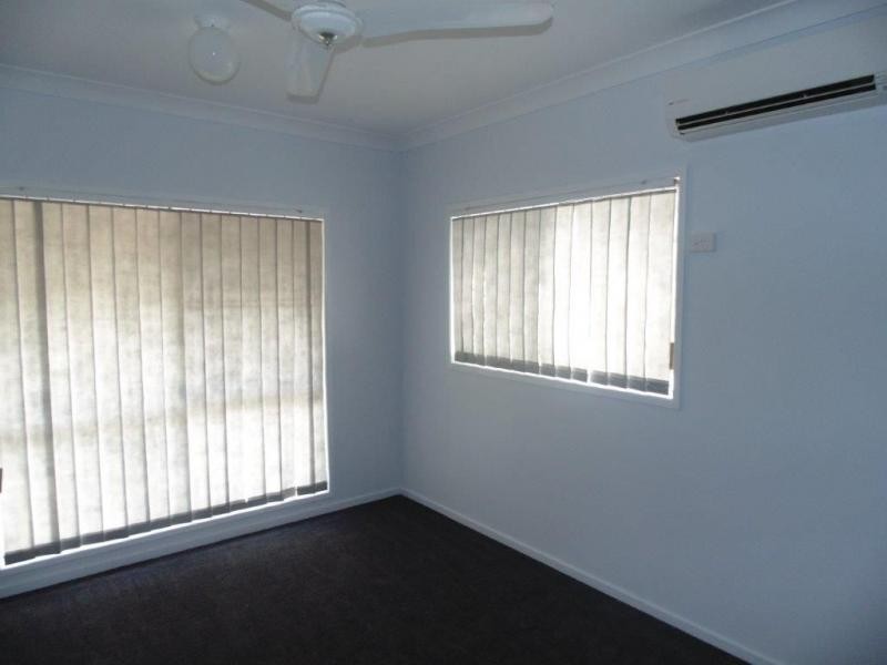 1/8 Cheyne Street, Pimlico QLD 4812