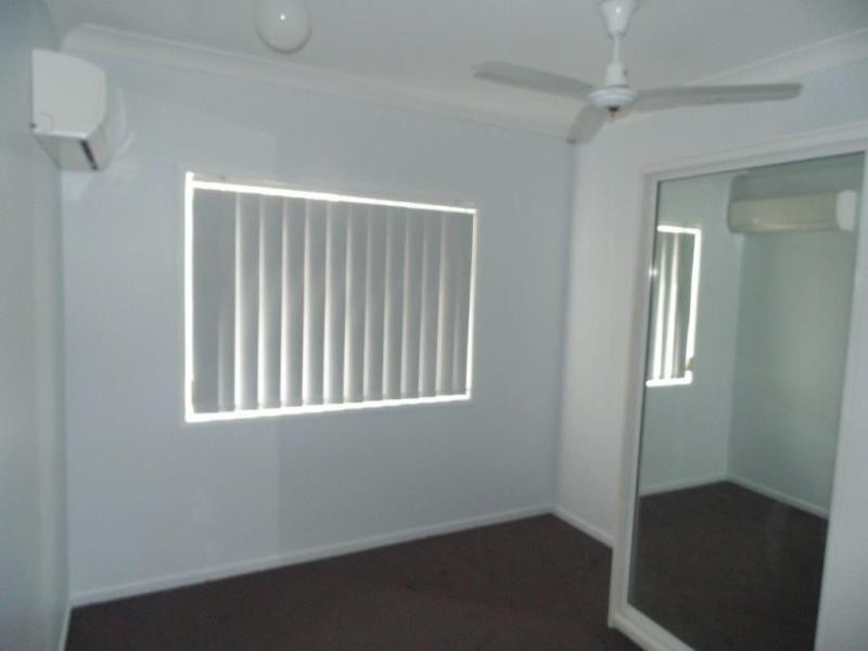 1/8 Cheyne Street, Pimlico QLD 4812