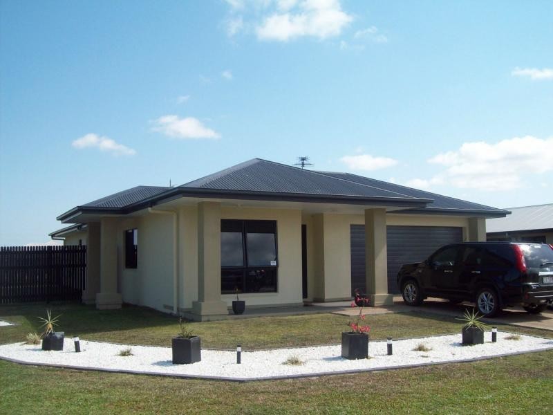 15 Hollanders Crescent, Kelso QLD 4815