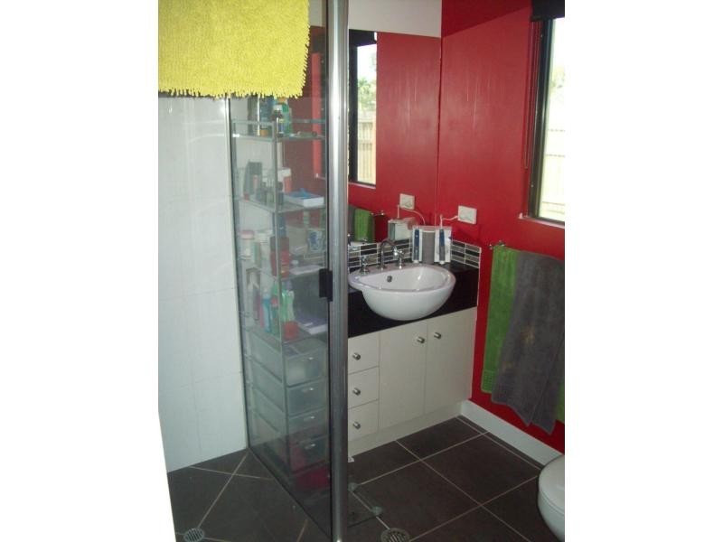 15 Hollanders Crescent, Kelso QLD 4815