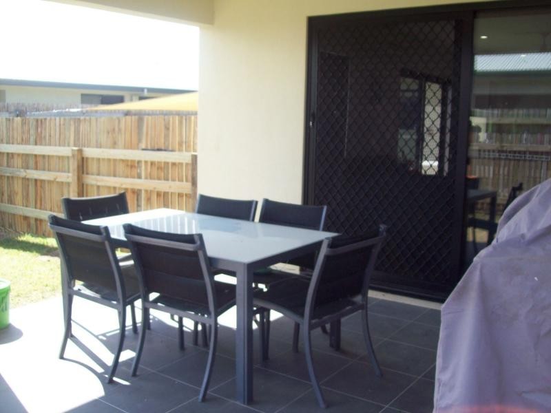 15 Hollanders Crescent, Kelso QLD 4815