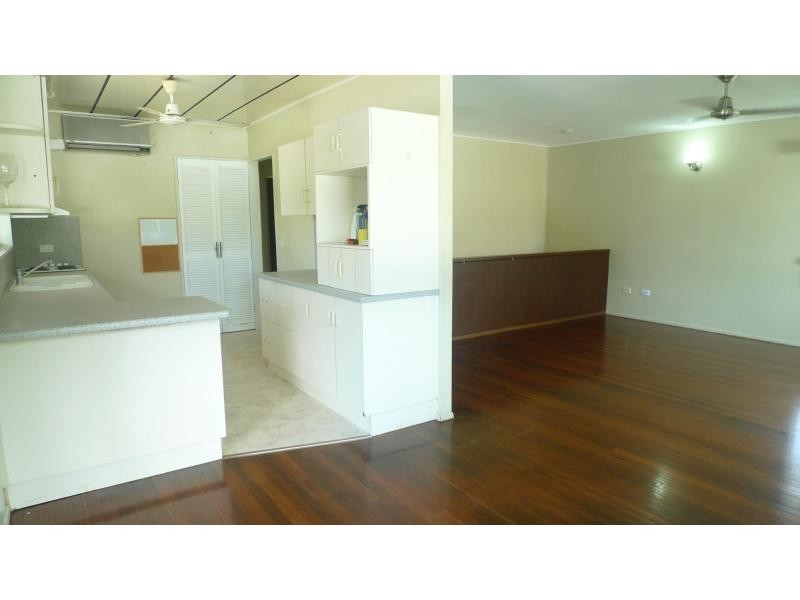 21 Nowland Avenue, Cranbrook QLD 4814