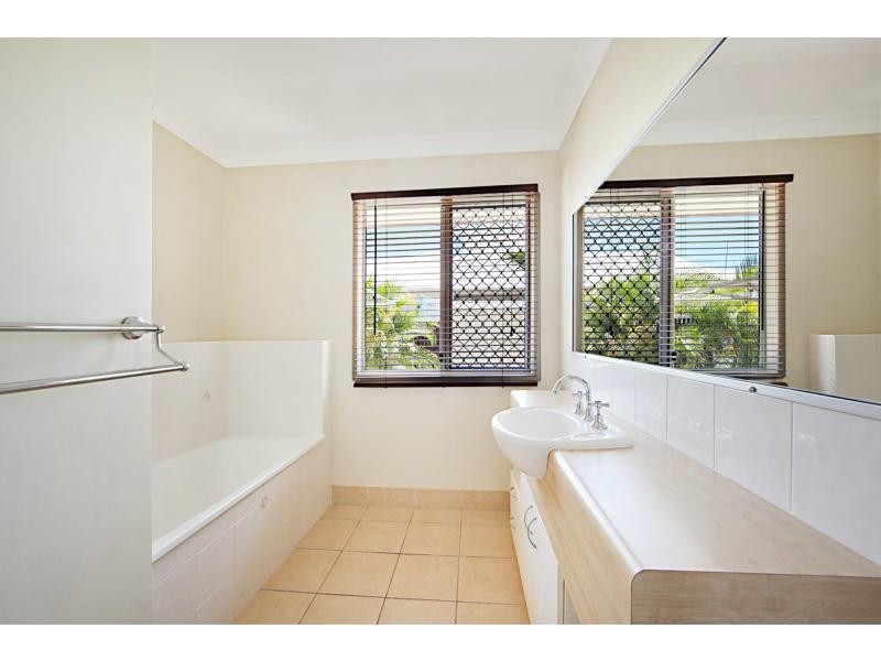 2 Chaimberlane Place, Kirwan QLD 4817