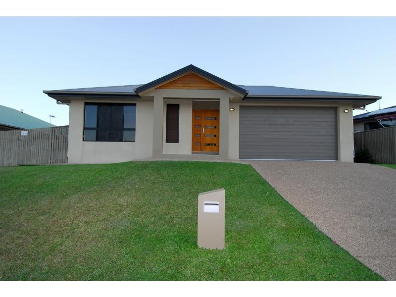 11 Hempel Street, Bushland Beach QLD 4818