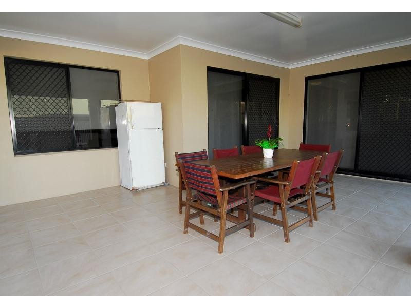 11 Hempel Street, Bushland Beach QLD 4818