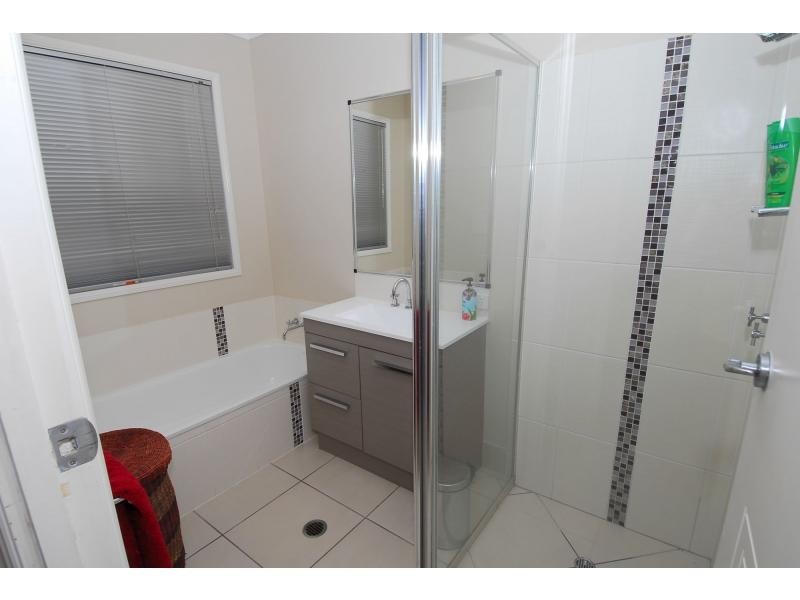 11 Hempel Street, Bushland Beach QLD 4818