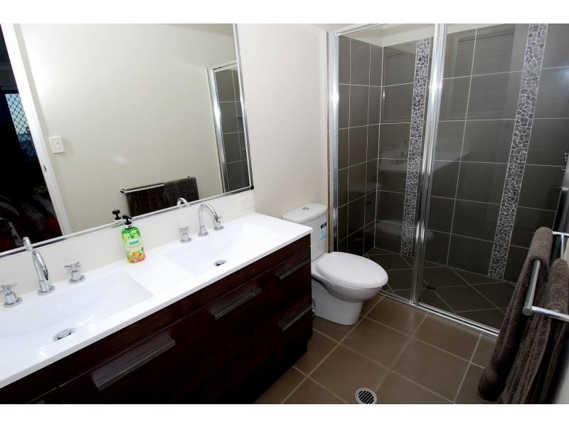 11 Hempel Street, Bushland Beach QLD 4818