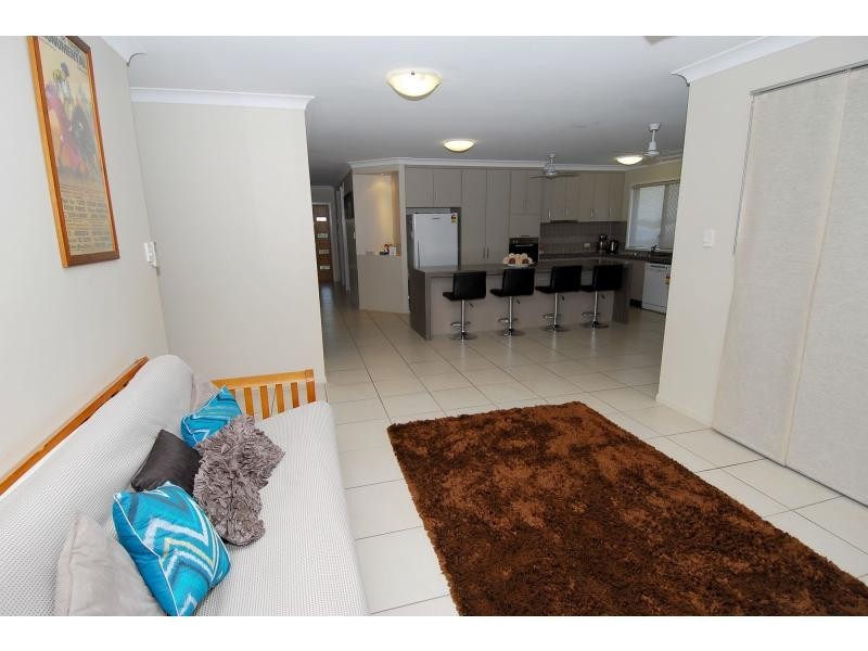 11 Hempel Street, Bushland Beach QLD 4818