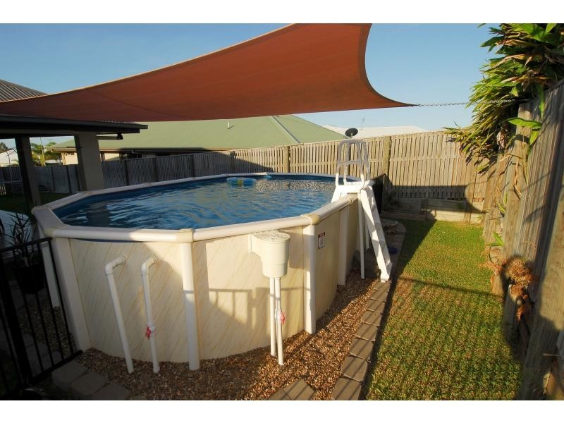 11 Hempel Street, Bushland Beach QLD 4818